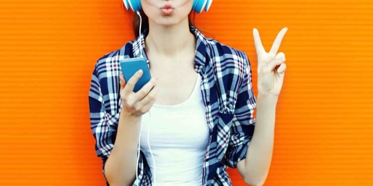 an woman listening music