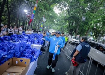 Sunrise di Flyover Kiaracondong Memukau Pelari Pocari Sweat Run 2026