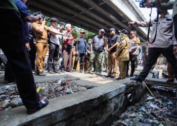 Benahi Trotoar dan Drainase Kiaracondong, Farhan Tegaskan PKL Harus Ikuti Aturan