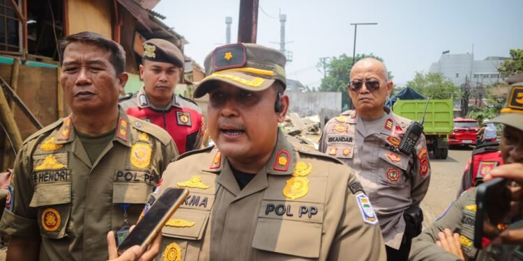 Tertibkan 4 Bangunan Liar di Pasirluyu, Satpol PP Bandung Kedepankan Pendekatan Humanis